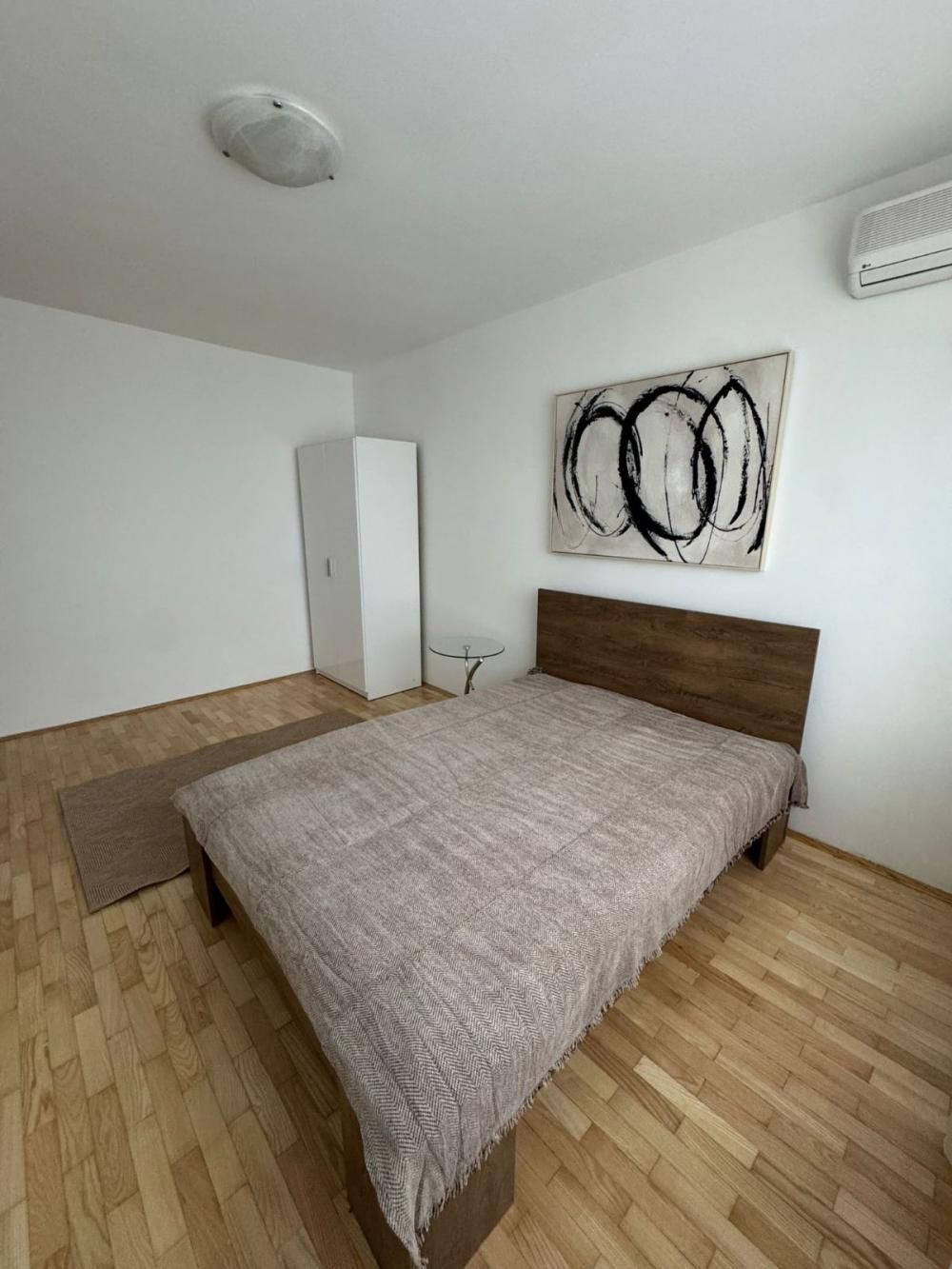 Slika 8 - Bulevar kneza Aleksandra Karađorđevića, Dvosoban stan za izdavanje, 120m2, 1.400€