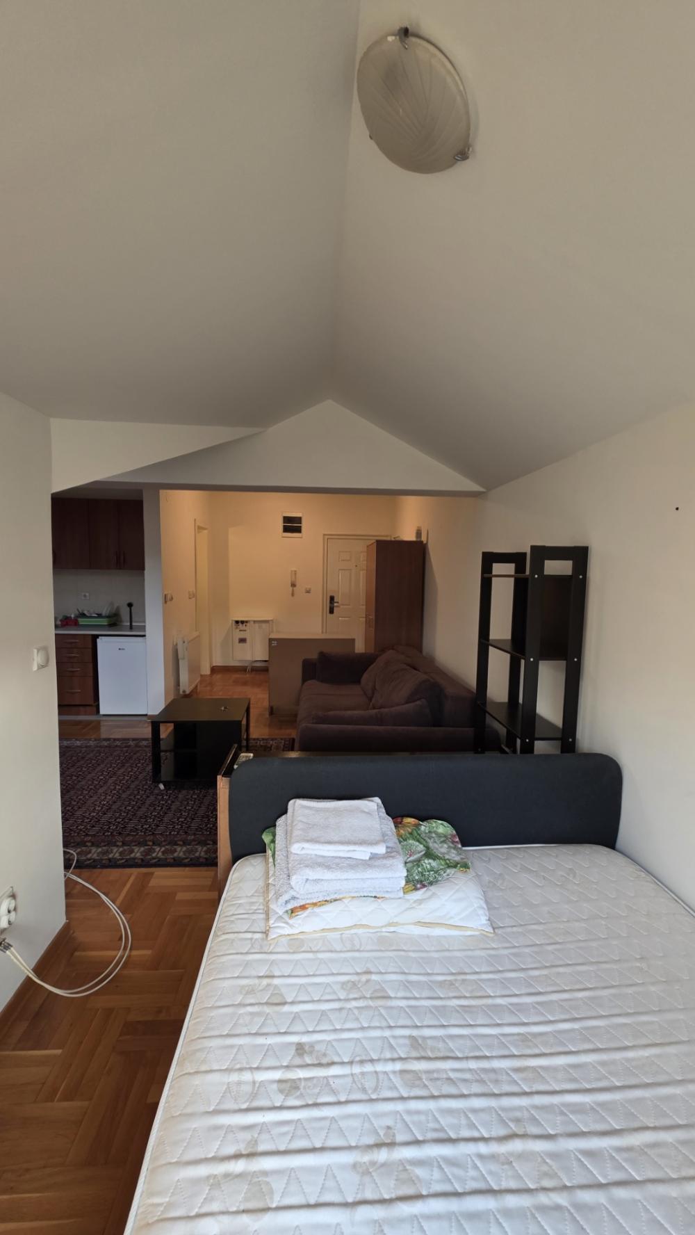 Slika 4 - Petra Škundrića, Jednosoban stan za izdavanje, 36m2, 400€