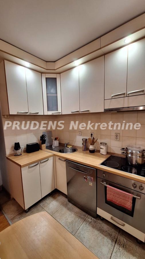 Slika 2 - Metohijska, Četvorosoban stan na prodaju, 109m2, 380.000€