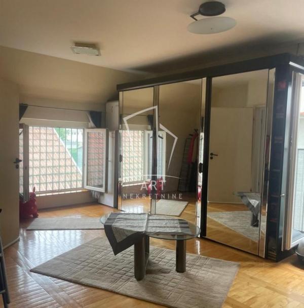 Slika 2 - Laze Jovanovića Porcija, Dvosoban stan za izdavanje, 110m2, 1.000€