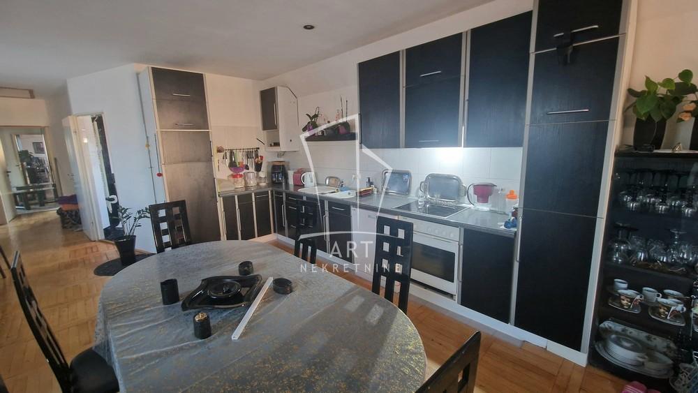 Slika 4 - Laze Jovanovića Porcija, Dvosoban stan za izdavanje, 110m2, 1.000€