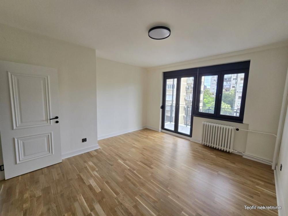 Slika 3 - Sime Igumanova, Trosoban stan na prodaju, 75m2, 298.900€