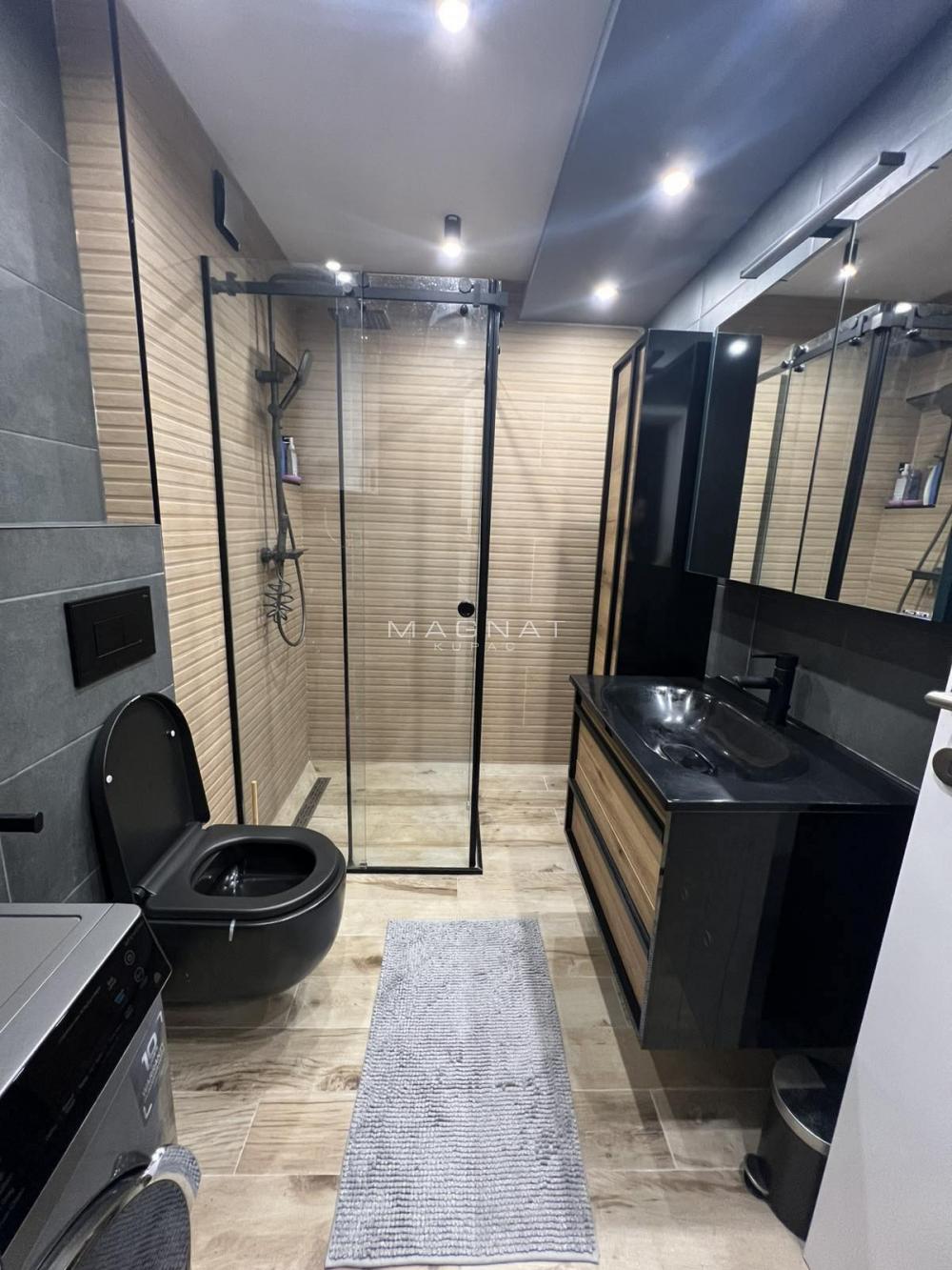 Slika 9 - Generala Štefanika, Trosoban stan za izdavanje, 90m2, 1.000€