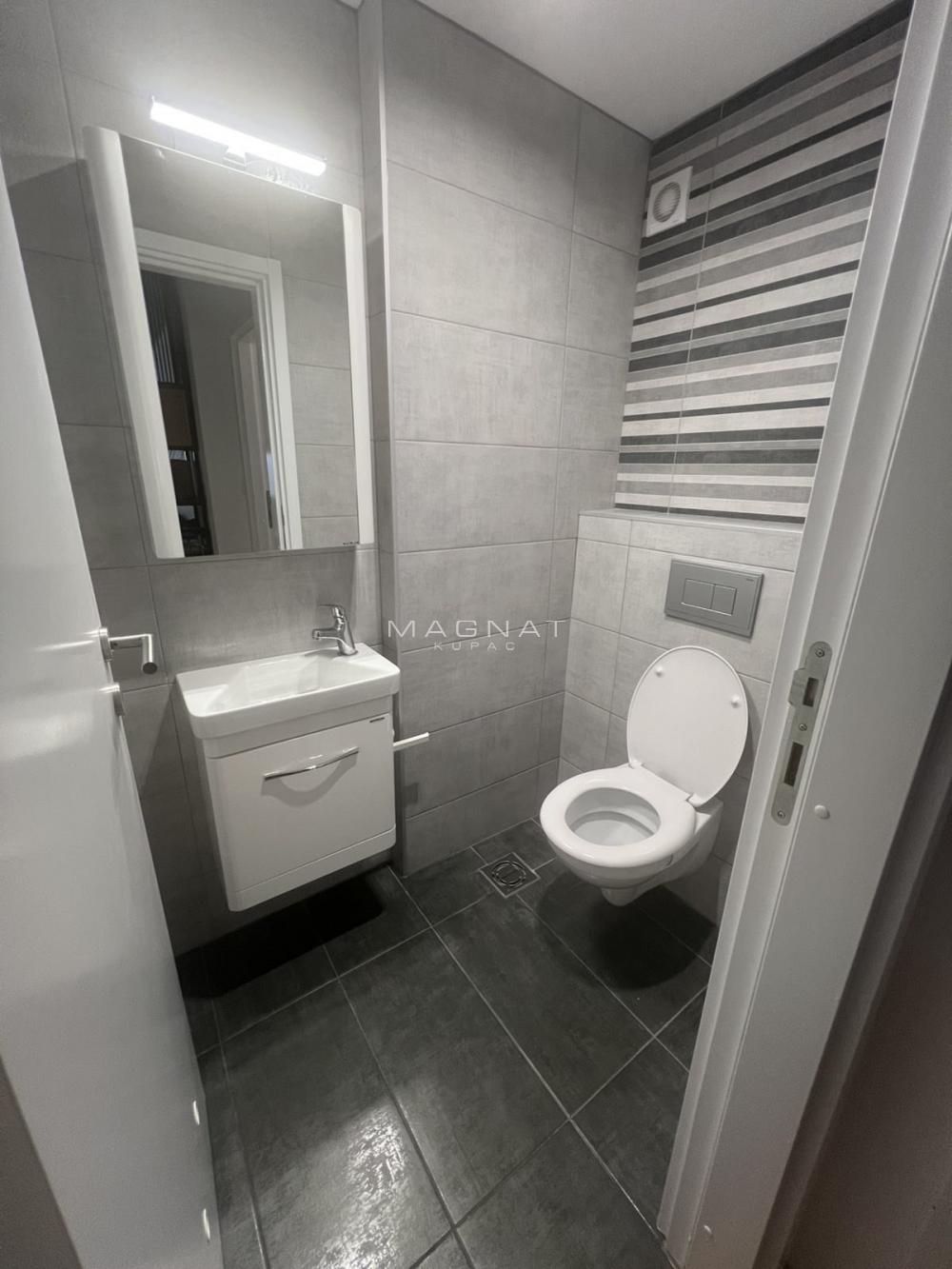 Slika 7 - Generala Štefanika, Trosoban stan za izdavanje, 90m2, 1.000€