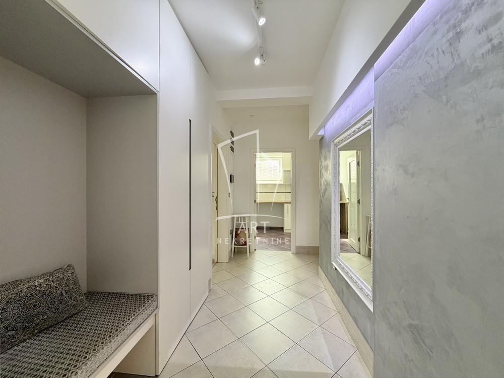Slika 8 - Viktora Starčića, Trosoban stan za izdavanje, 90m2, 1.200€
