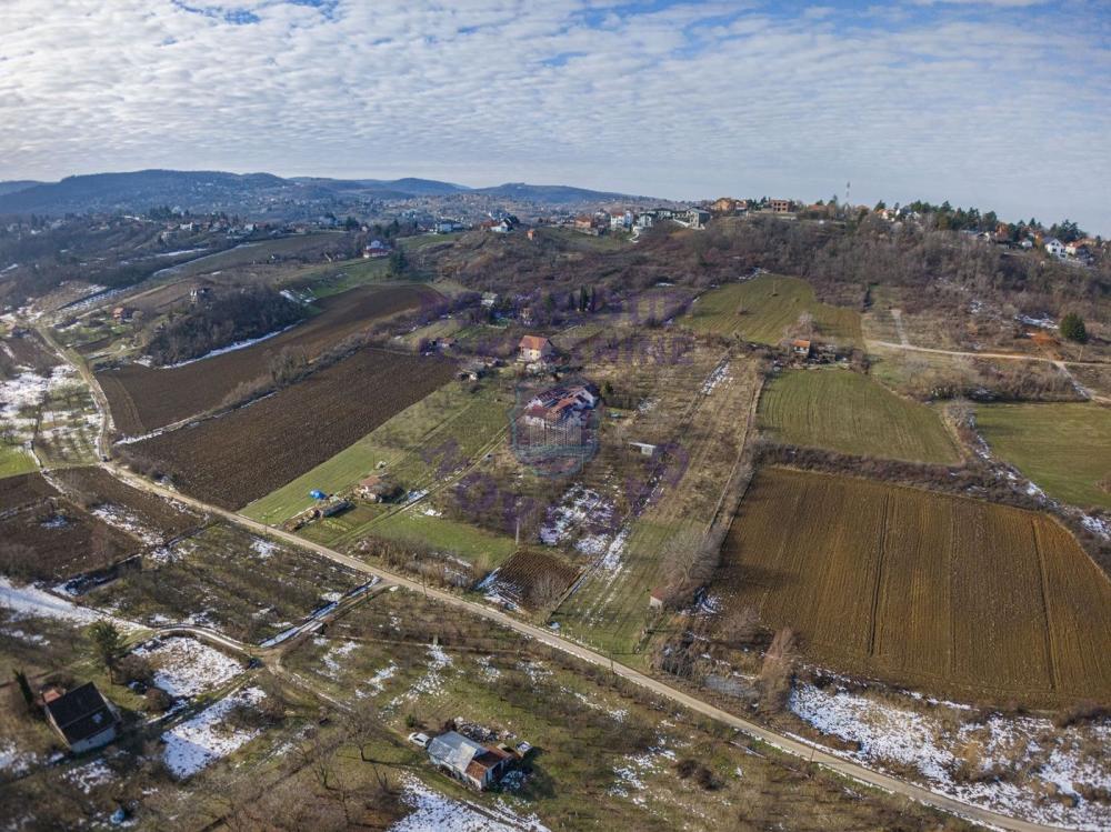 Slika 1 -  Plac na prodaju, Sremska Kamenica, 315.810€