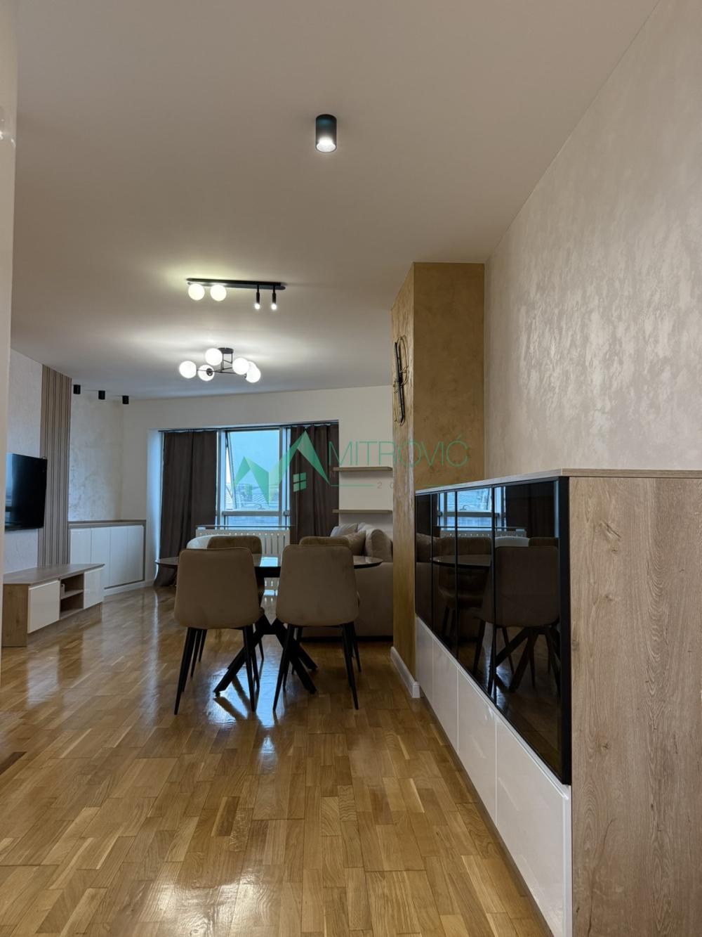 Slika 1 - Troiposoban stan za izdavanje, 93m2, 1.200€