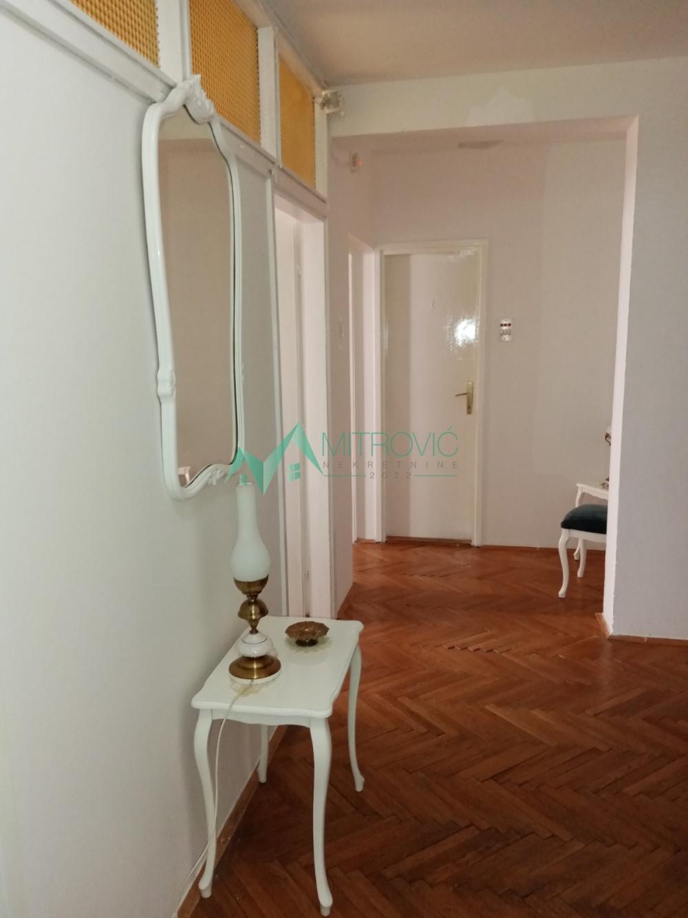 Slika 2 - Četvoroiposoban stan za izdavanje, 105m2, 800€