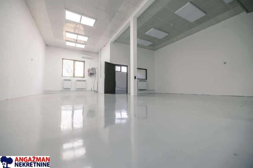 Glavna slika -Batajnički drum,  Lokal na prodaju, 1055m2, 2.400.000€