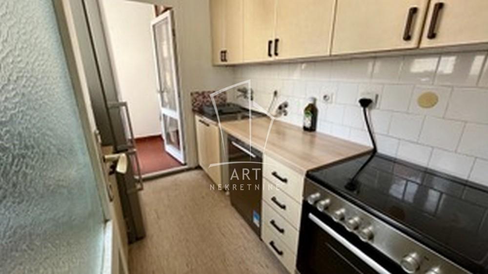 Slika 2 - Dr Agostina Neta, Trosoban stan za izdavanje, 78m2, 900€