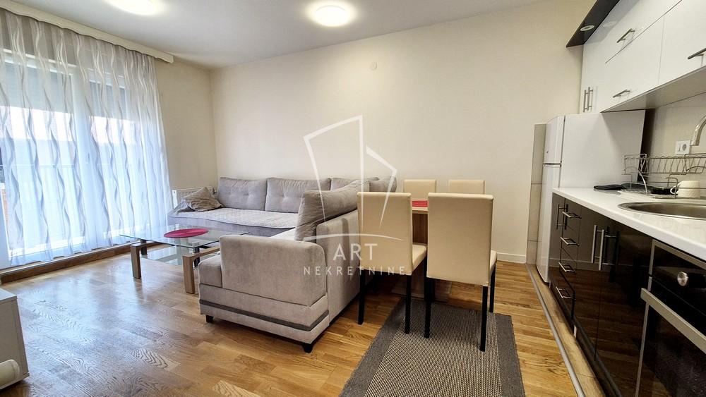 Slika 1 - Pavla Savića, Dvosoban stan za izdavanje, 40m2, 450€