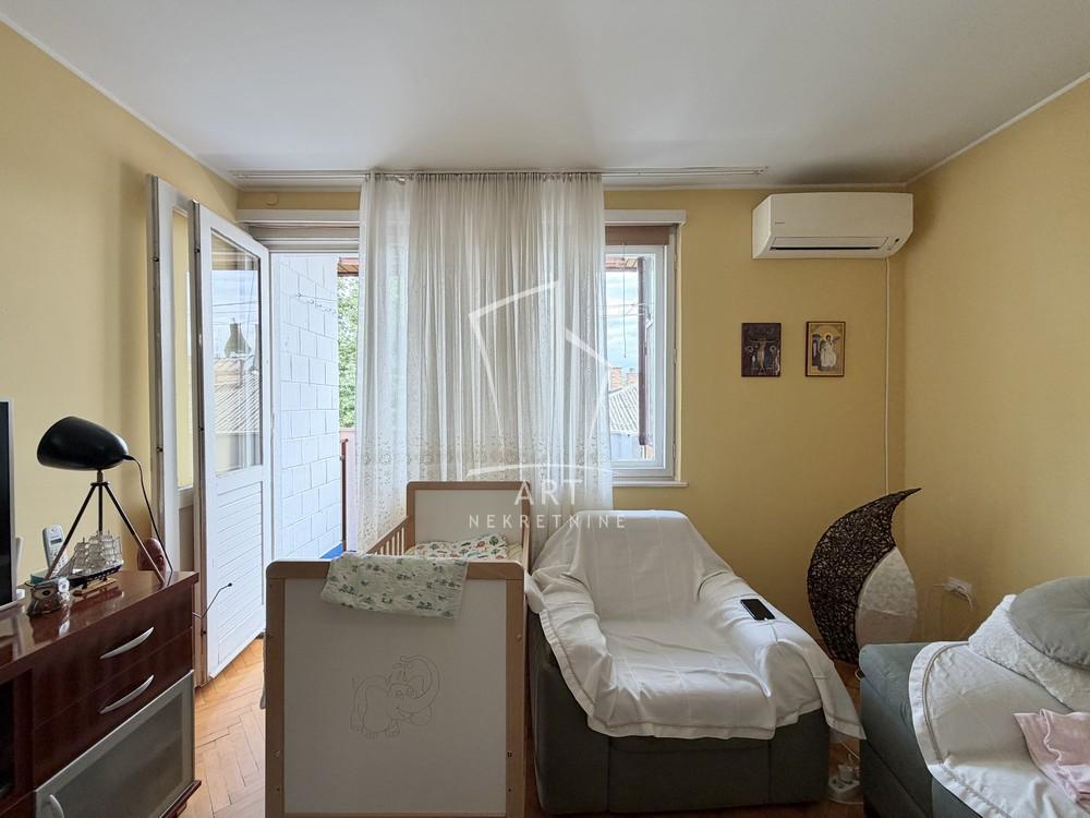 Slika 2 - Dr Đorđa Joanovića, Četvorosoban stan na prodaju, 83m2, 198.000€