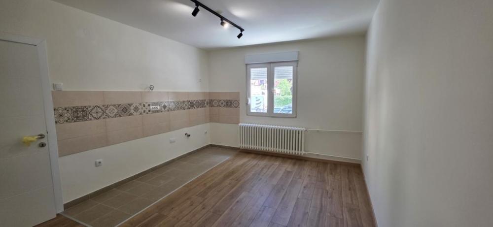 Glavna slika -Jednoiposoban stan na prodaju, 37m2, 124.000€