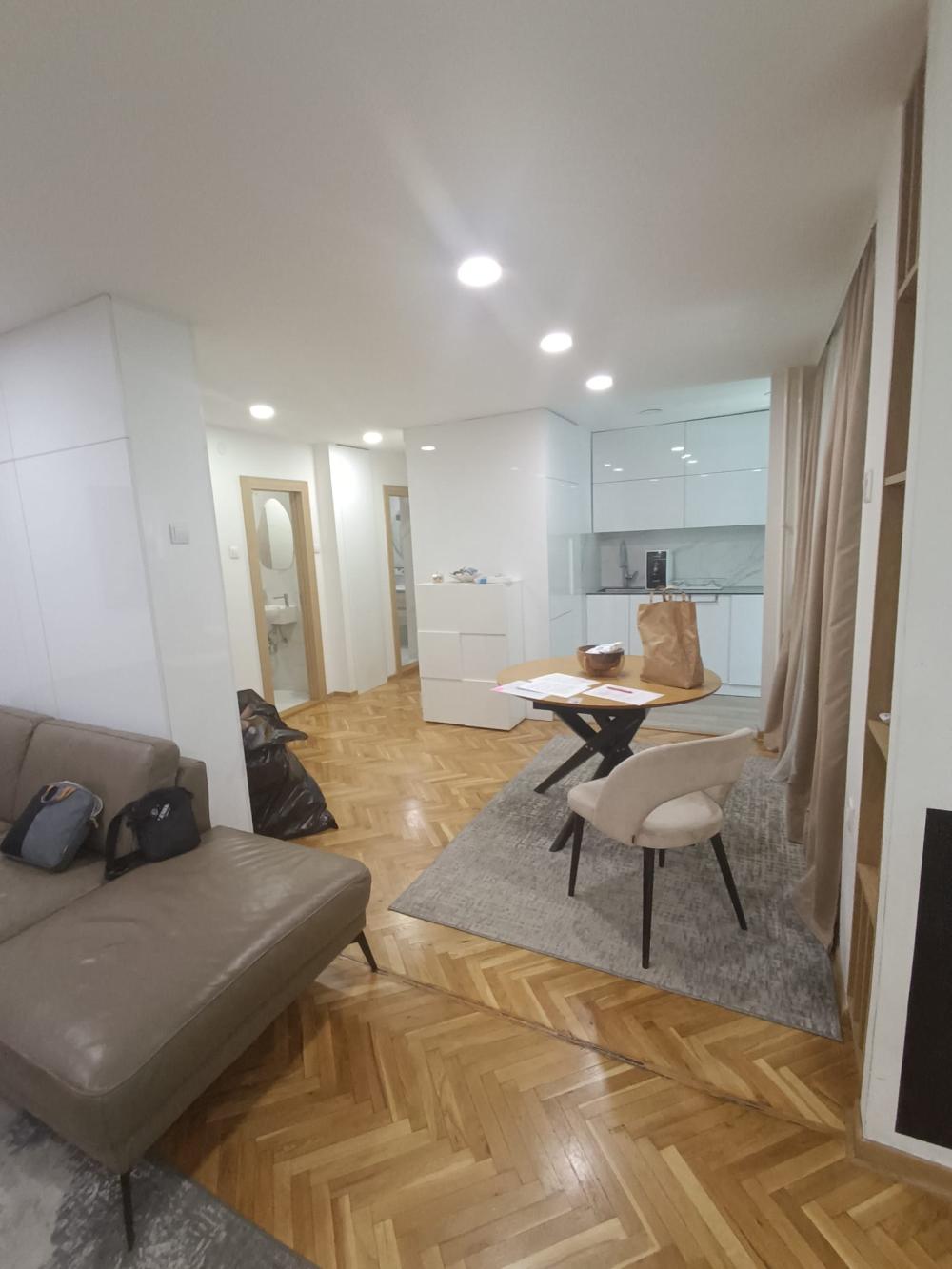 Slika 1 - Dvoiposoban stan za izdavanje, 72m2, 500€