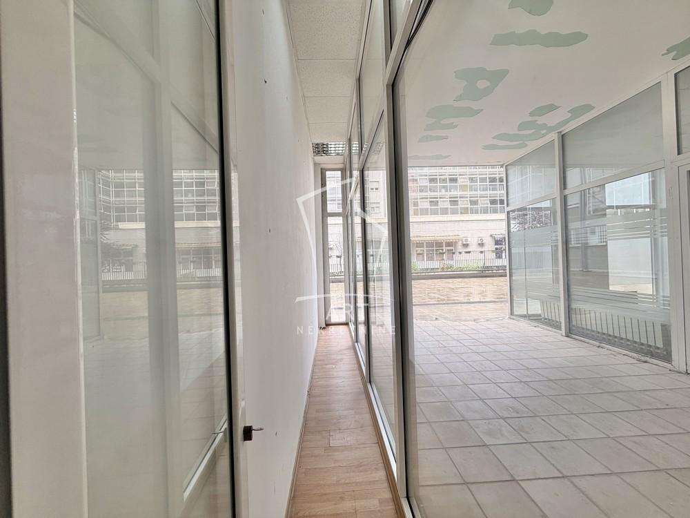 Slika 9 - Bulevar Zorana Đinđića,  Lokal na prodaju, 35m2, 156.000€