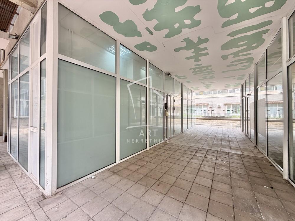 Slika 10 - Bulevar Zorana Đinđića,  Lokal na prodaju, 35m2, 156.000€