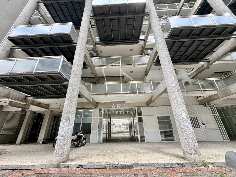 Slika 11 - Bulevar Zorana Đinđića,  Lokal na prodaju, 35m2, 156.000€