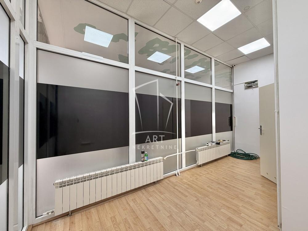 Slika 5 - Bulevar Zorana Đinđića,  Lokal na prodaju, 35m2, 156.000€