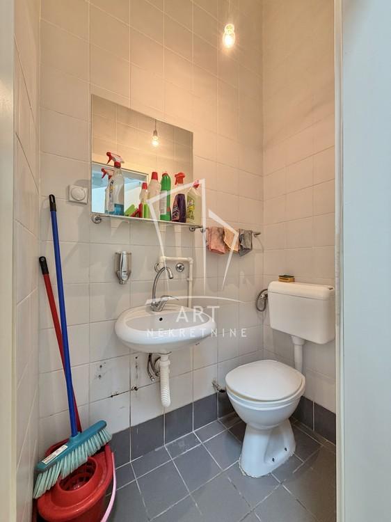Slika 8 - Bulevar Zorana Đinđića,  Lokal na prodaju, 35m2, 156.000€