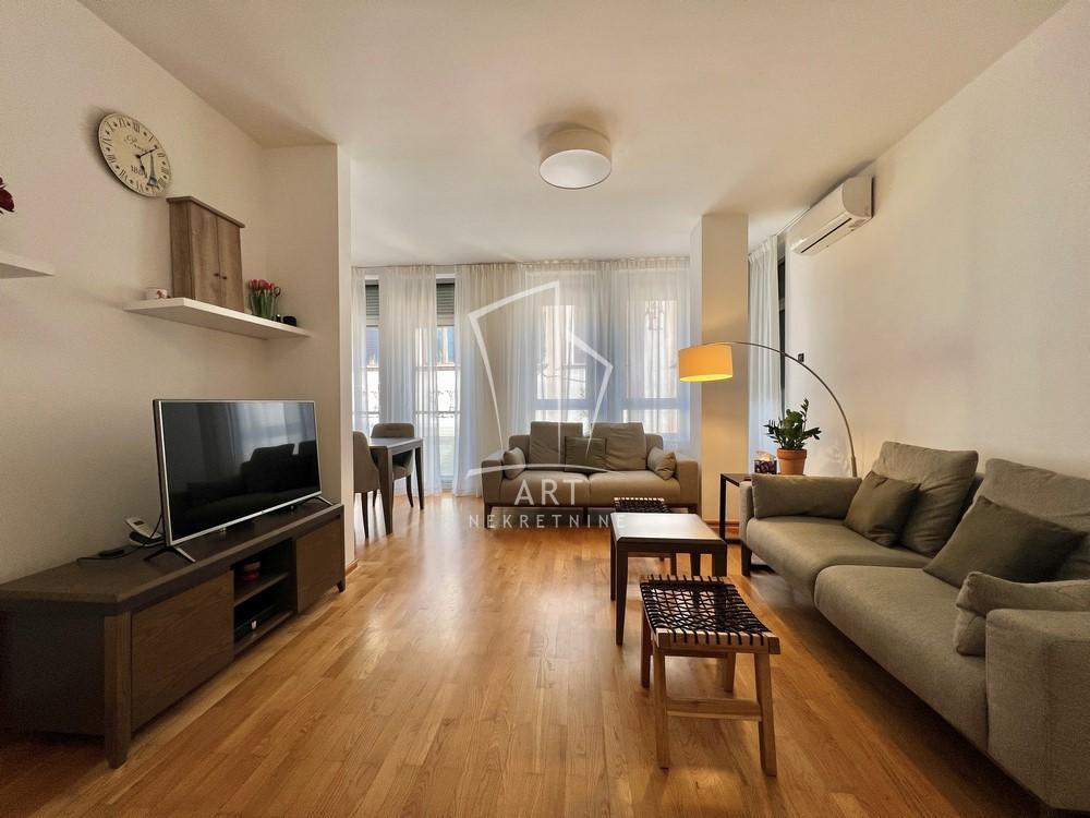 Glavna slika -27. marta, Trosoban stan za izdavanje, 85m2, 1.300€