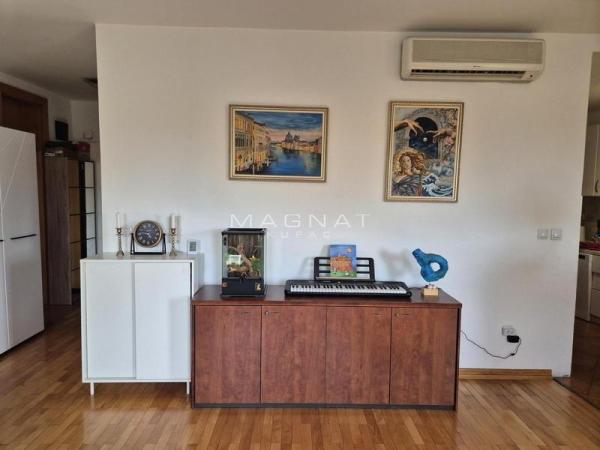 Slika 9 - Dalmatinska,  Stan za izdavanje, 510m2, 3.900€