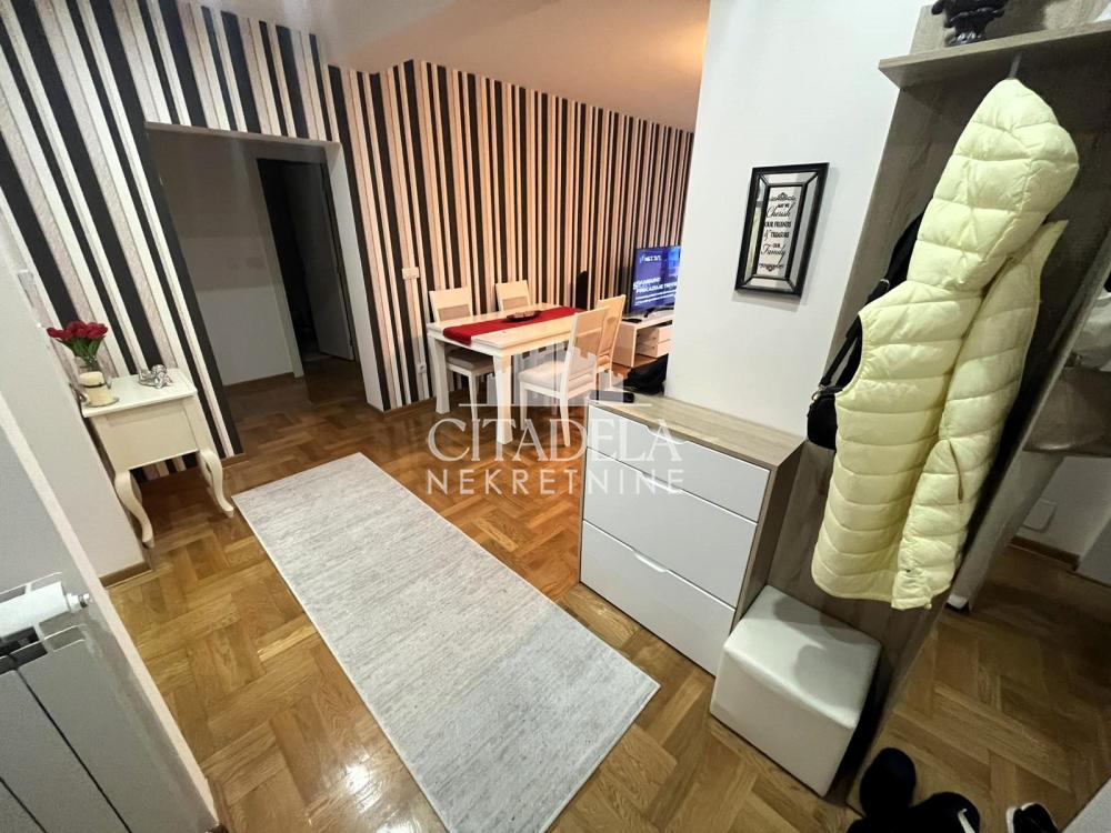 Slika 2 - Braće Todorović, Dvoiposoban stan na prodaju, 64m2, 220.000€