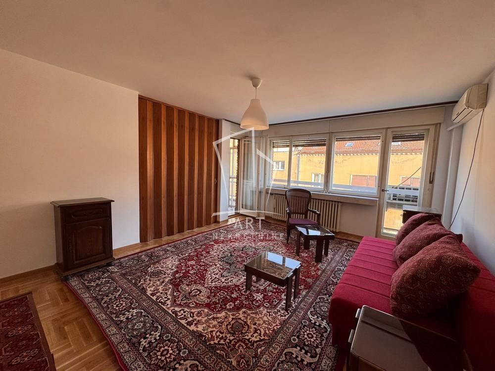 Slika 1 - Cara Nikolaja II, Trosoban stan za izdavanje, 77m2, 800€