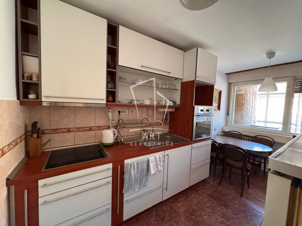 Slika 3 - Cara Nikolaja II, Trosoban stan za izdavanje, 77m2, 800€
