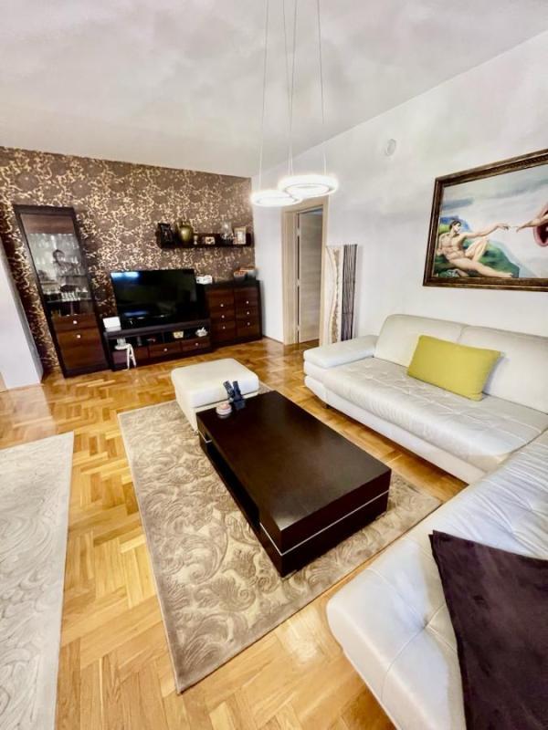 Glavna slika -Četvorosoban stan na prodaju, 120m2, 300.000€
