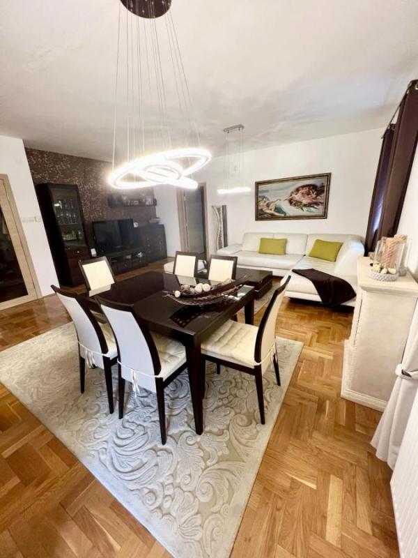 Slika 2 - Četvorosoban stan na prodaju, 120m2, 300.000€