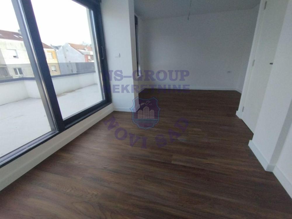 Slika 2 - Šestosoban stan na prodaju,  136m2