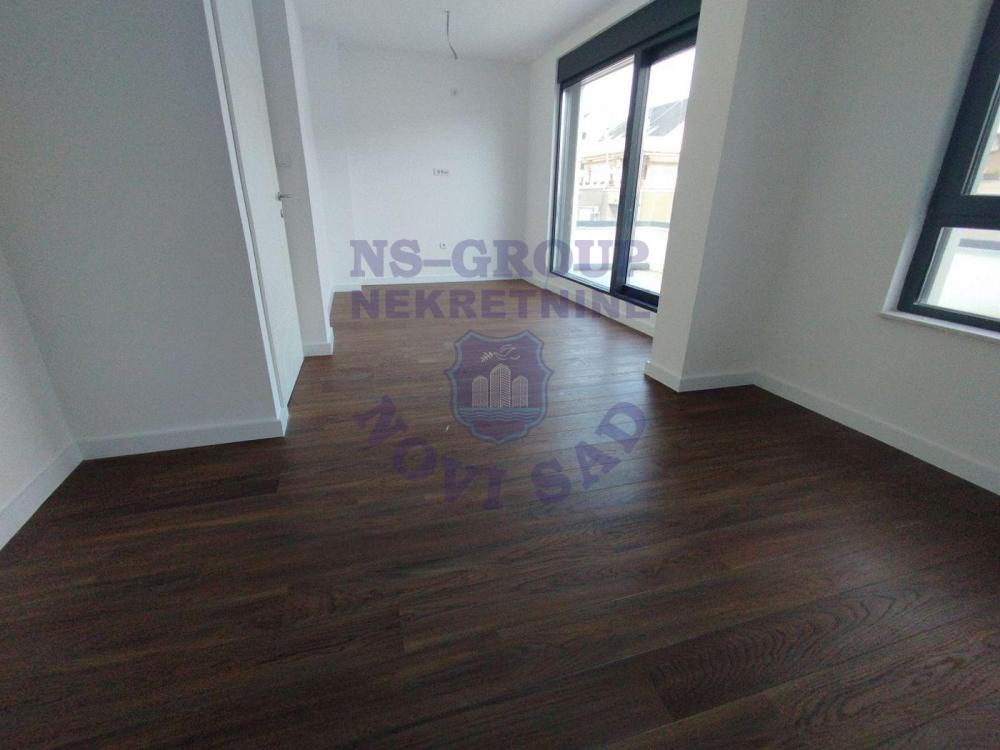 Slika 0 - Šestosoban stan na prodaju,  136m2