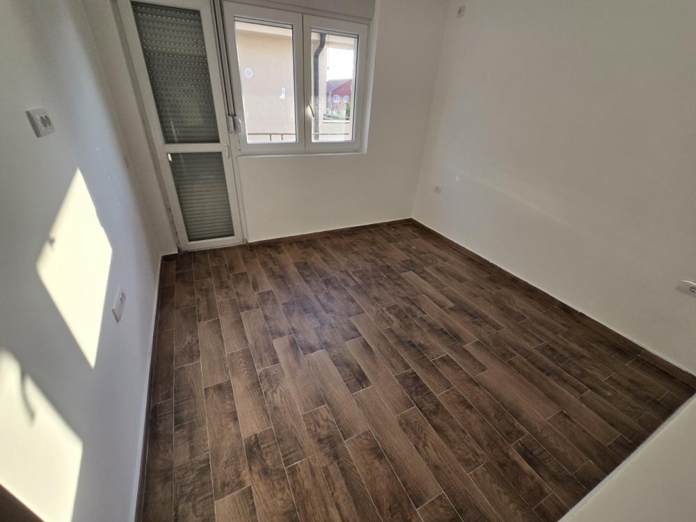 Slika 7 - Danice Kojić,  Kuća za izdavanje, 200m2, 2.000€