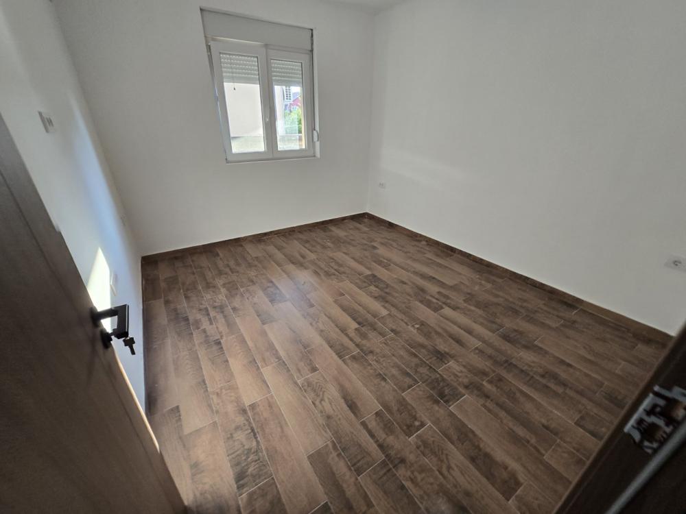 Slika 5 - Danice Kojić,  Kuća za izdavanje, 200m2, 2.000€