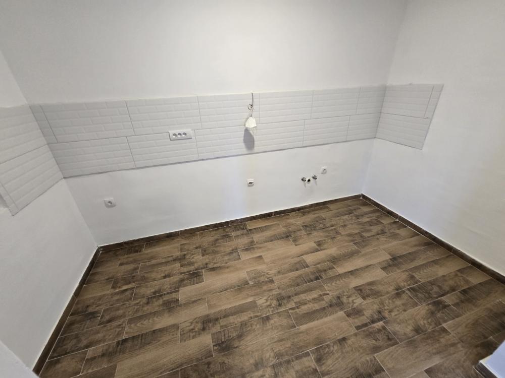 Slika 4 - Danice Kojić,  Kuća za izdavanje, 200m2, 2.000€