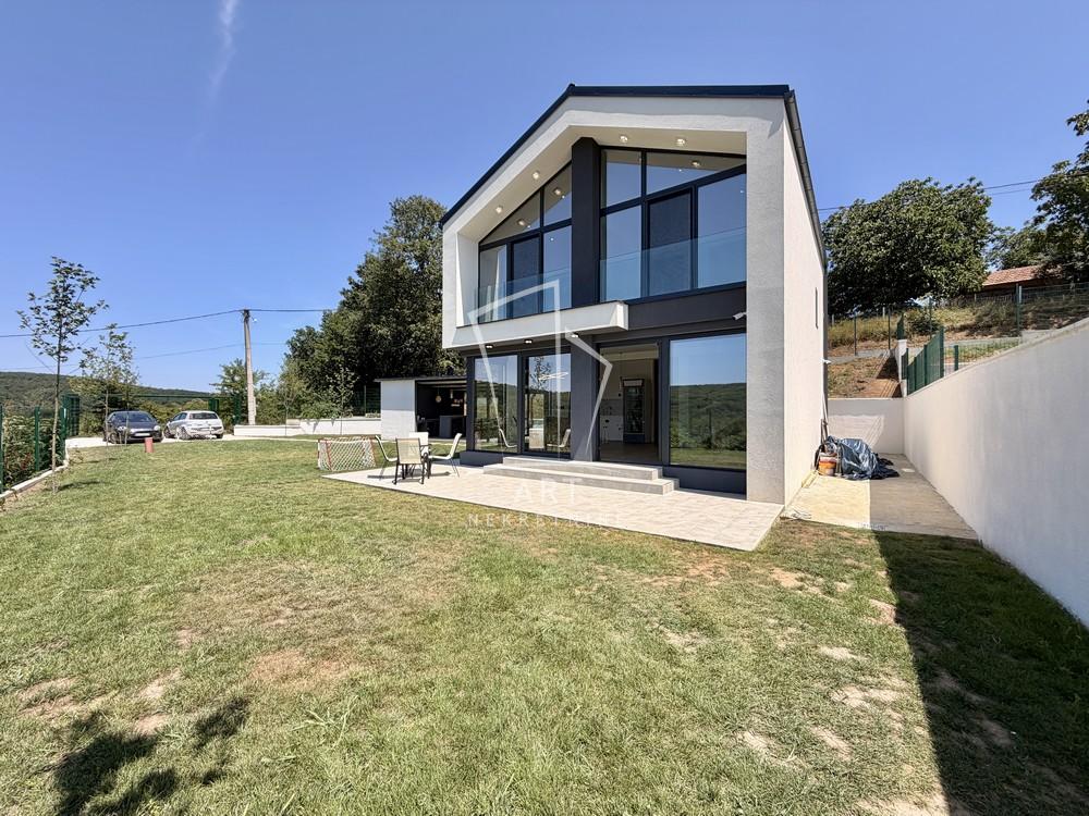 Slika 10 - Veljka Vujičića,  Kuća na prodaju, 98m2, 260.000€