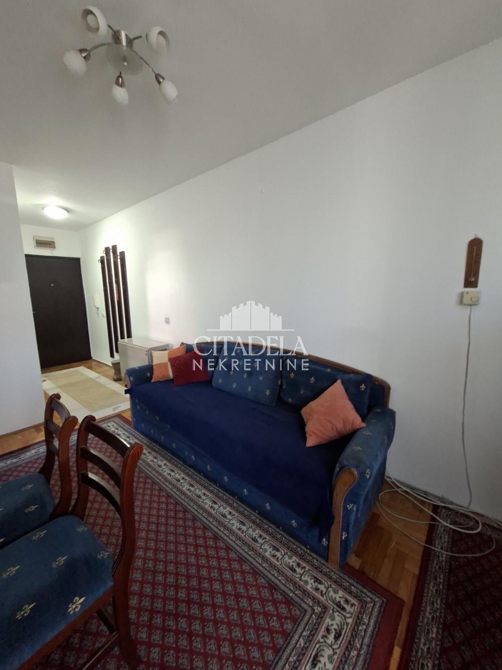 Slika 1 - 17. oktobra, Jednoiposoban stan za izdavanje, 38m2, 350€