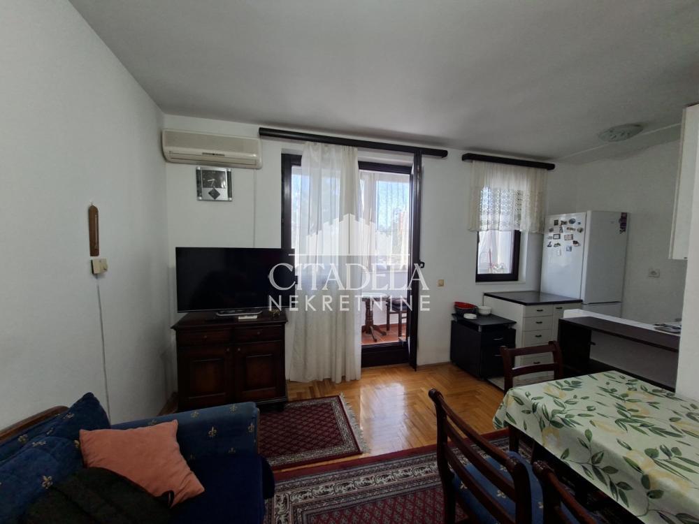 Glavna slika -17. oktobra, Jednoiposoban stan za izdavanje, 38m2, 350€