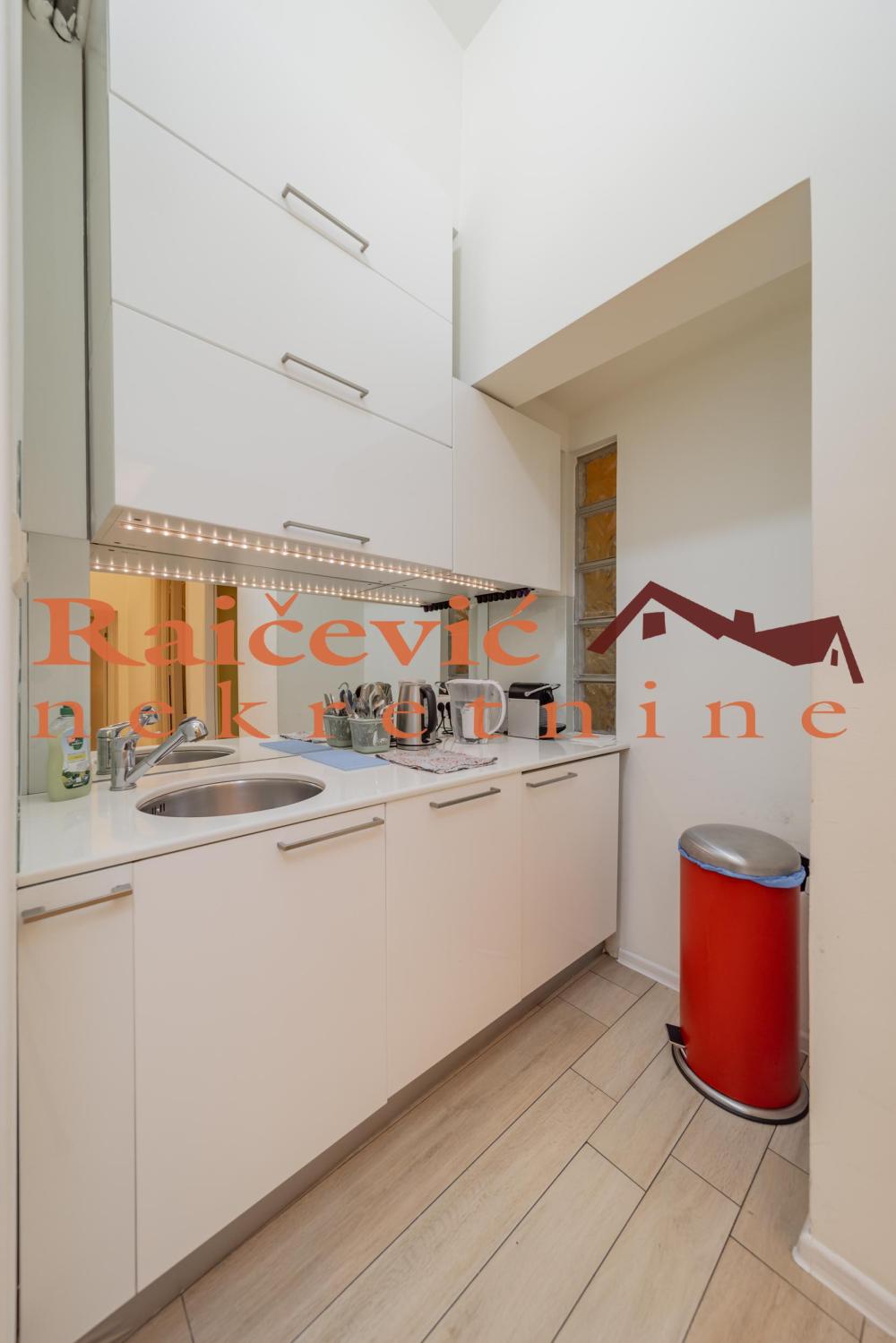 Slika 4 - Dositejeva, Četvorosoban stan na prodaju, 82m2, 440.000€