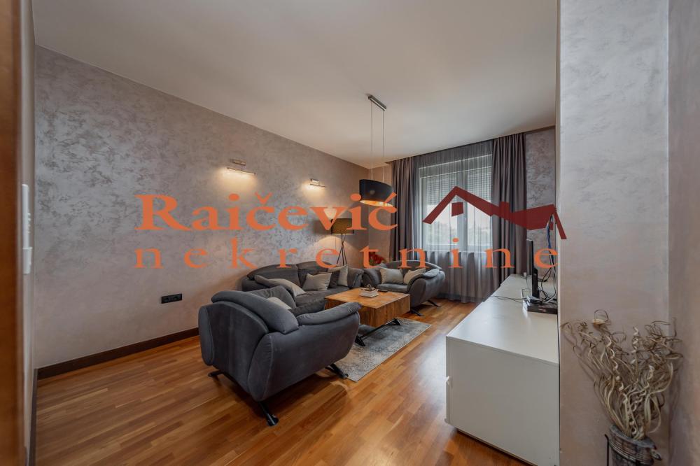 Slika 1 - Ustanicka,  Stan na prodaju, 85m2, 290.000€