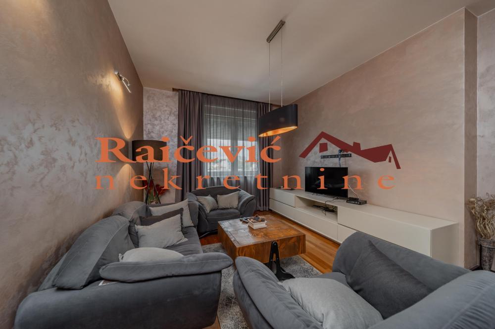 Slika 2 - Ustanicka,  Stan na prodaju, 85m2, 290.000€