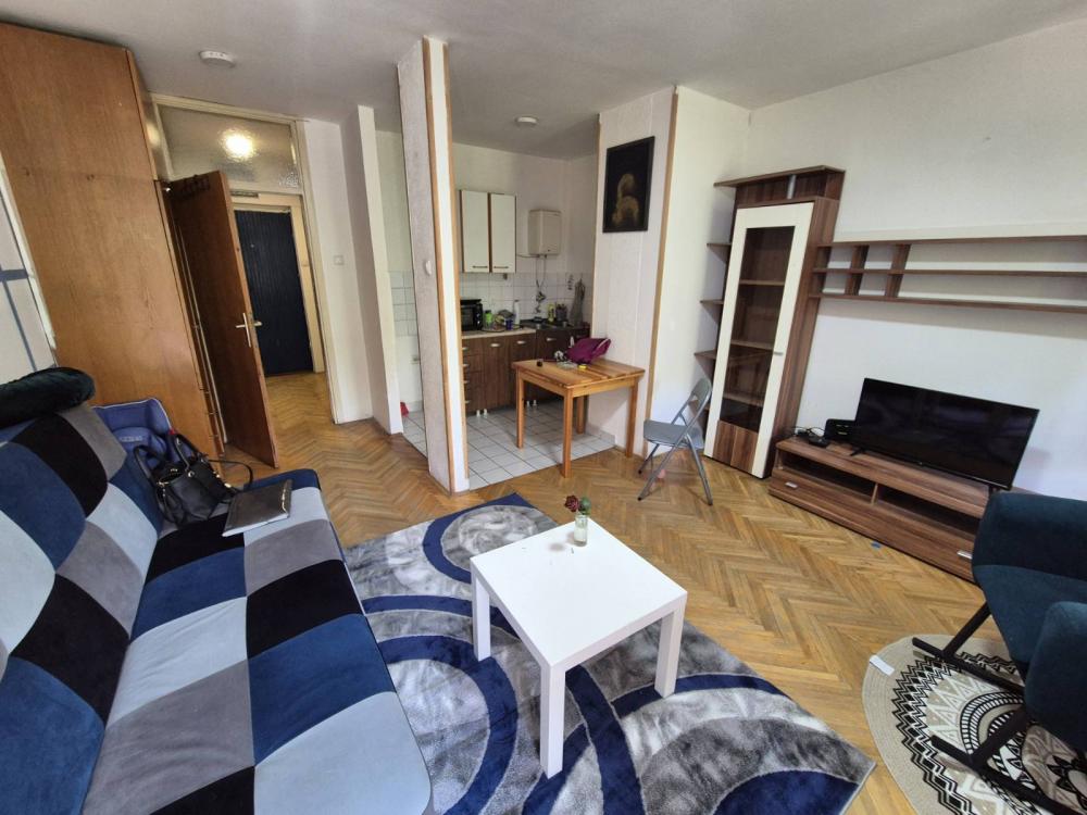 Slika 1 - Marka Čelebonovića, Jednosoban stan za izdavanje, 30m2, 350€