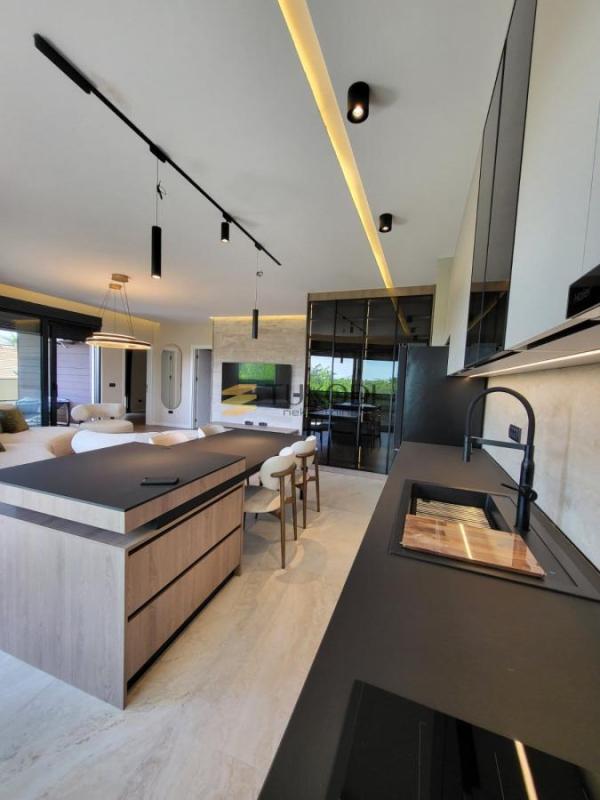 Slika 10 - Trosoban stan za izdavanje, 82m2, 1.500€