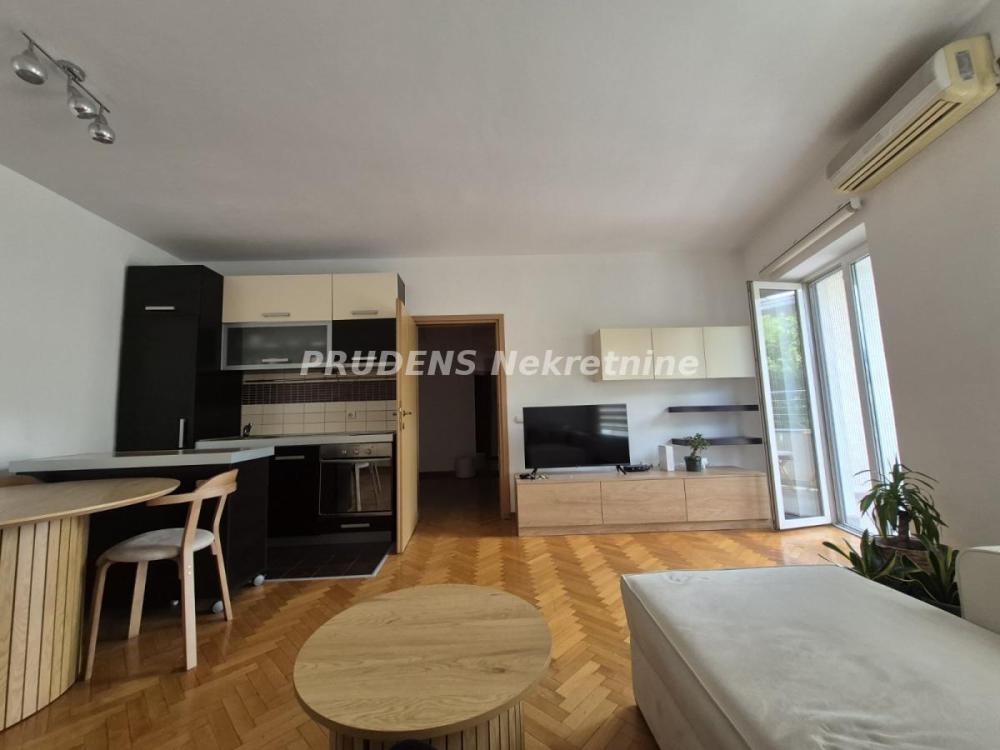 Slika 2 - Vojvode Šupljikca, Dvosoban stan za izdavanje, 49m2, 700€