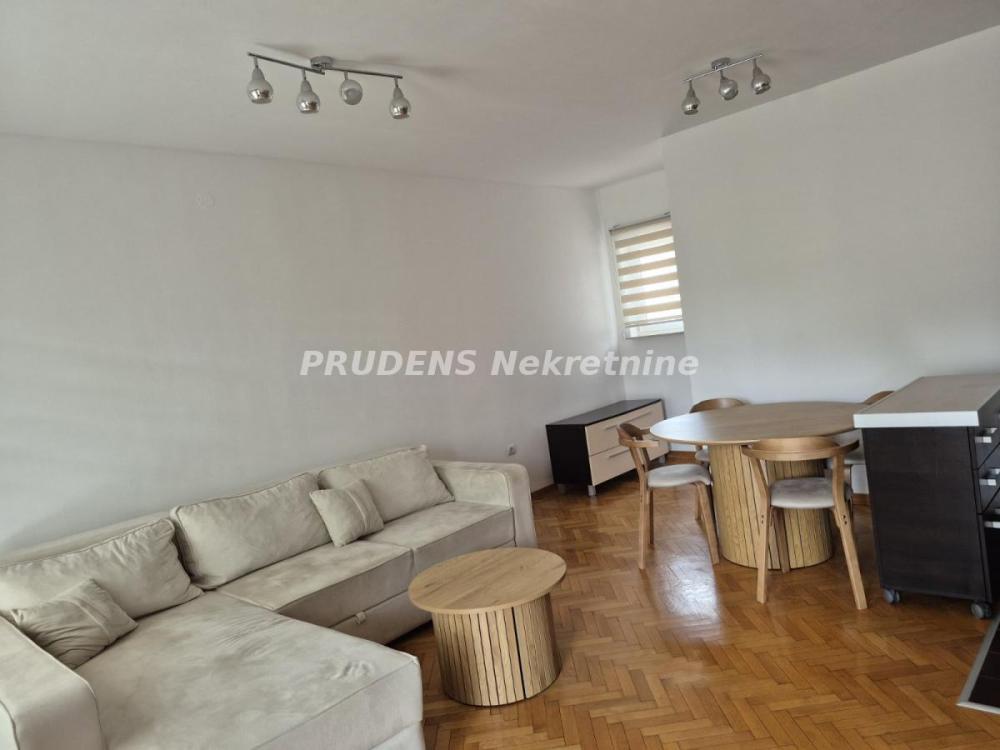 Slika 1 - Vojvode Šupljikca, Dvosoban stan za izdavanje, 49m2, 700€