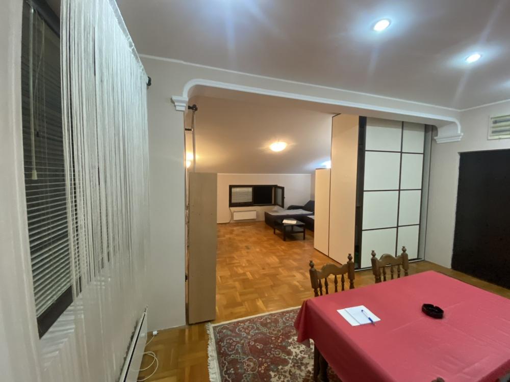 Slika 1 - Bukureška, Trosoban stan za izdavanje, 80m2, 650€