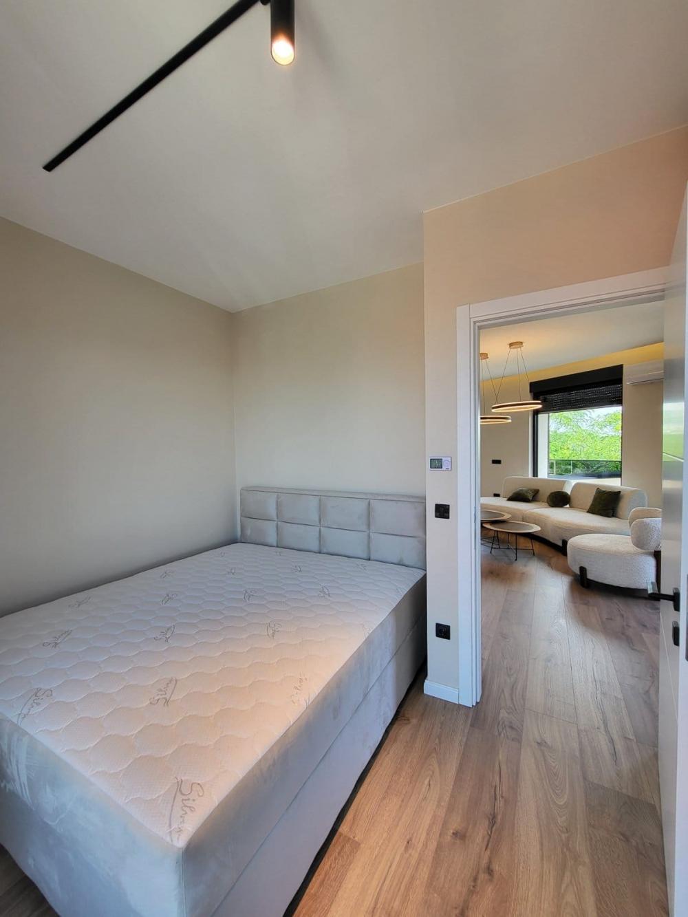 Slika 11 - Koste Trifkovića, Trosoban stan za izdavanje, 82m2, 1.500€