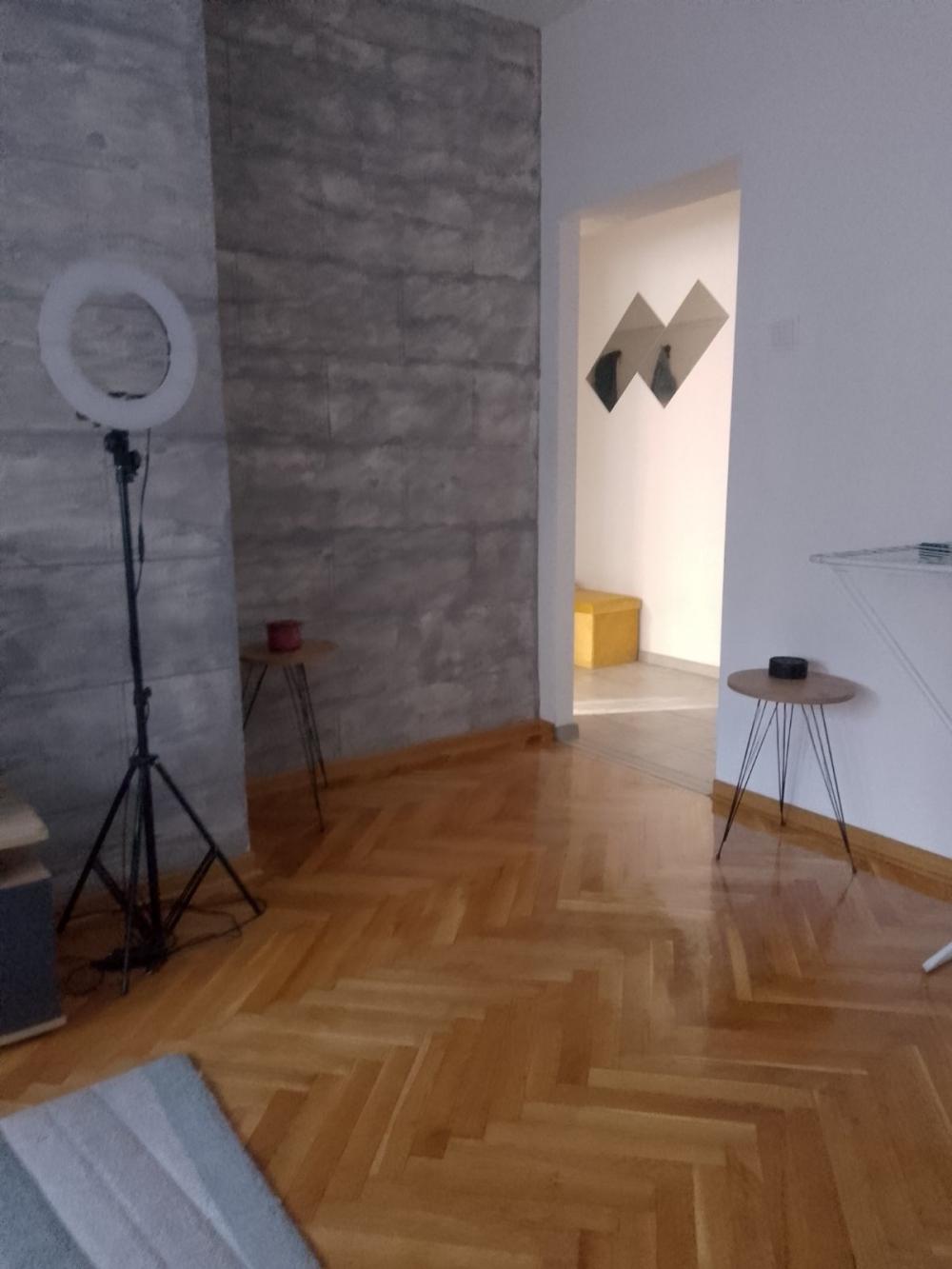 Slika 2 - Južni Bulevar, Trosoban stan za izdavanje, 77m2, 900€