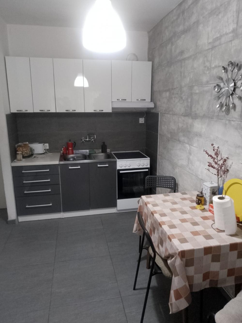 Slika 4 - Južni Bulevar, Trosoban stan za izdavanje, 77m2, 900€