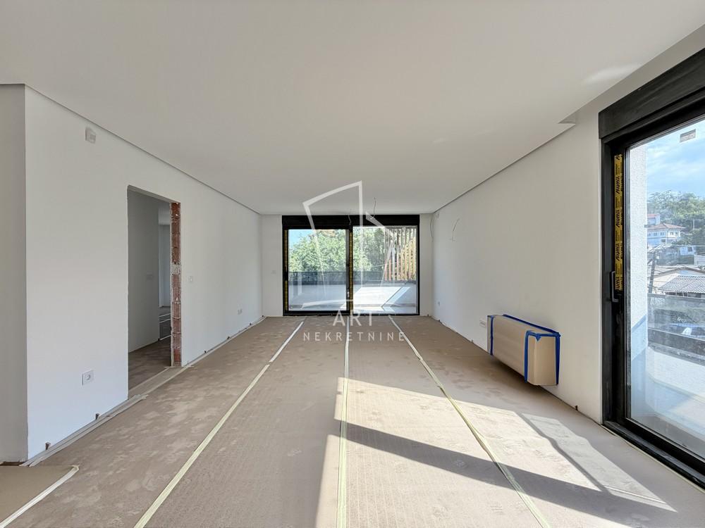 Slika 2 - Pere Velimirovića, Četvorosoban stan na prodaju, 128m2, 436.480€
